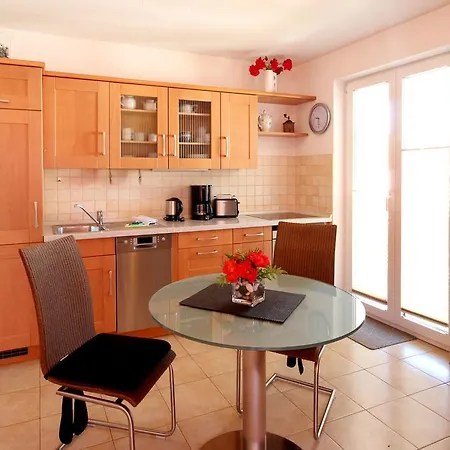 Haus Waldstrasse * Sellin (Rugen)